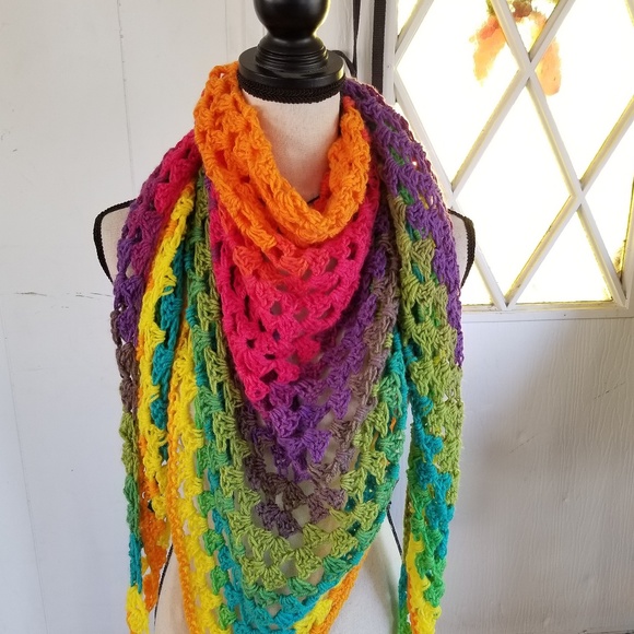 Accessories - Triangle scarf